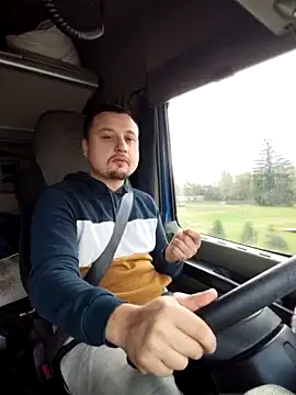 Amberdual online show from 10/27/25, 07:12