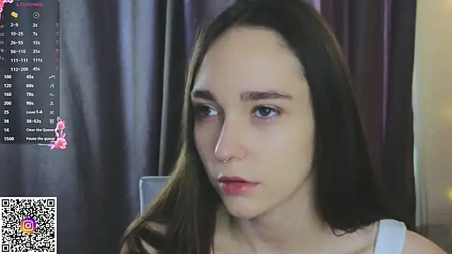 Snapshot of SoftieDream chatting on 11/13/25, 06:34 SoftieDream online show from 11/13/25, 06:34