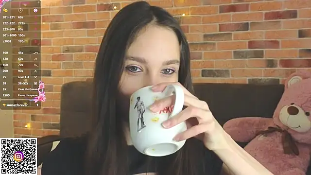 Snapshot of SoftieDream chatting on 11/16/25, 06:19 SoftieDream online show from 11/16/25, 06:19