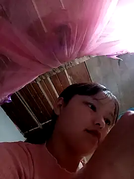 XoiXoi232 online show from 10/31/25, 09:10