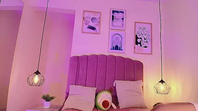 Snapshot of Isabelgh_ chatting on 10/07/25, 03:25 Isabelgh online show from 10/07/25, 03:25