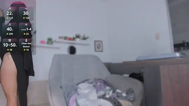 May hadi online show from 10/18/25, 12:17