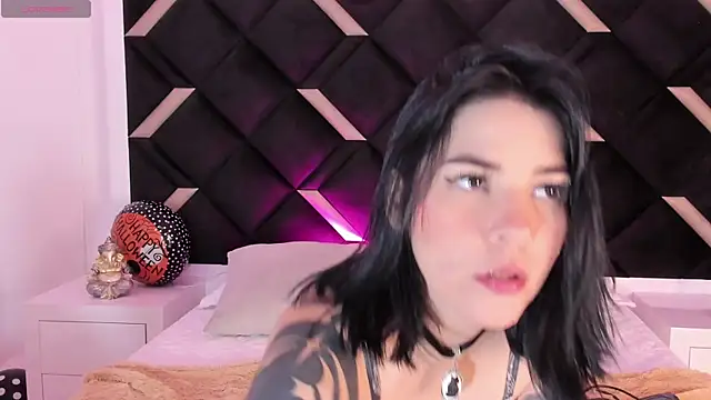 kate cass online show from 10/17/25, 03:31