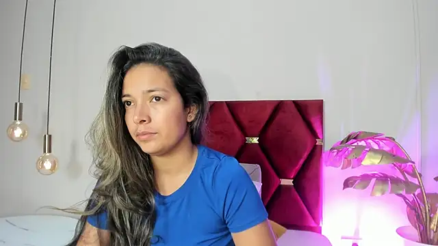 EllieFontanes online show from 09/24/25, 07:50