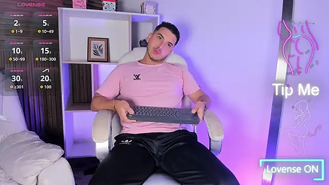 Axel grey  online show from 11/16/25, 11:38