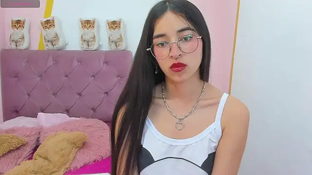 Snapshot of _Amatista_Fire chatting on 09/18/25, 01:57 Amatista Fire online show from 09/18/25, 01:57