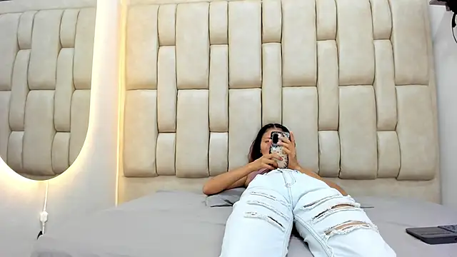 GabyAndHugo online show from 10/08/25, 12:47