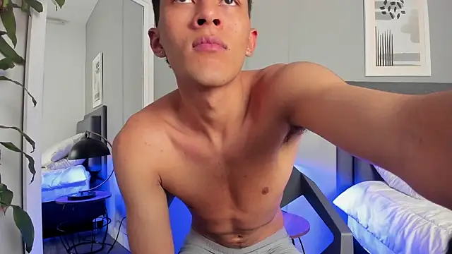 Tylerffoxx online show from 10/11/25, 08:29