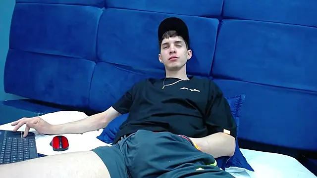 Jheampiiero online show from 10/16/25, 02:29