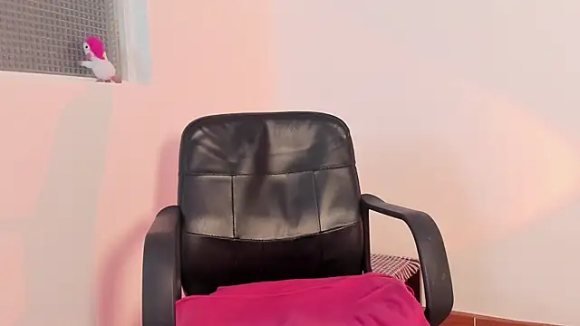 marie pourtoii online show from 10/13/25, 01:05