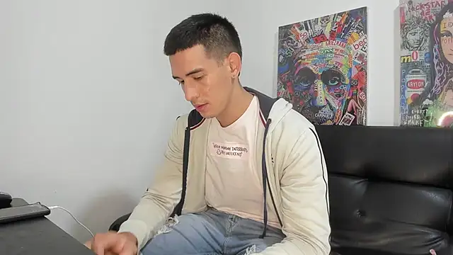 Snapshot of Mike3Xxx chatting on 10/05/25, 11:35 Mike3Xxx online show from 10/05/25, 11:35