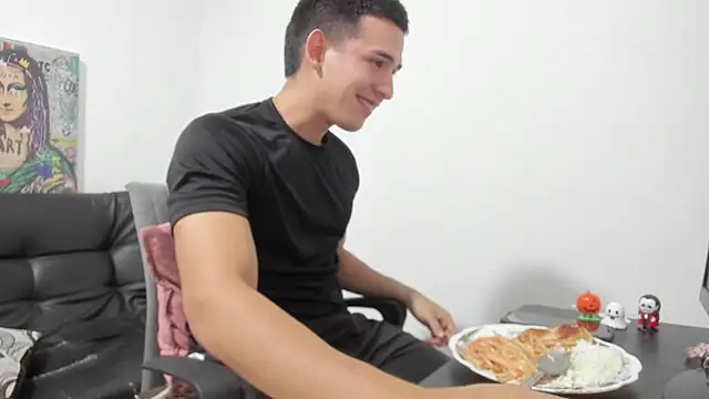 Snapshot of Mike3Xxx chatting on 10/28/25, 01:42 Mike3Xxx online show from 10/28/25, 01:42