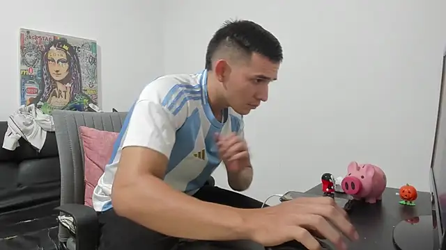 Snapshot of Mike3Xxx chatting on 11/02/25, 03:42 Mike3Xxx online show from 11/02/25, 03:42