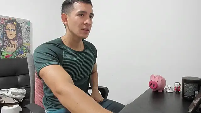 Snapshot of Mike3Xxx chatting on 11/09/25, 12:42 Mike3Xxx online show from 11/09/25, 12:42