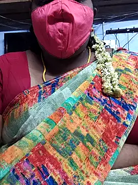 Snapshot of TAMIL_ELAKKIYA chatting on 09/08/25, 06:29 TAMIL ELAKKIYA online show from 09/08/25, 06:29