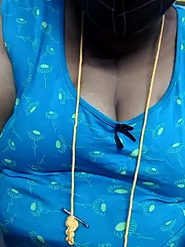 Snapshot of TAMIL_ELAKKIYA chatting on 09/20/25, 06:53 TAMIL ELAKKIYA online show from 09/20/25, 06:53