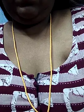 Snapshot of TAMIL_ELAKKIYA chatting on 09/25/25, 07:23 TAMIL ELAKKIYA online show from 09/25/25, 07:23