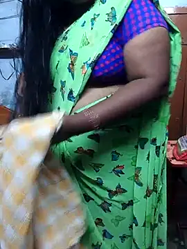 Snapshot of TAMIL_ELAKKIYA chatting on 11/09/25, 04:00 TAMIL ELAKKIYA online show from 11/09/25, 04:00