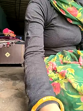 Snapshot of Cutyam chatting on 11/17/25, 05:24 Cutyam online show from 11/17/25, 05:24