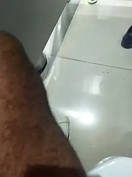 hotboy43339 online show from 09/30/25, 01:21