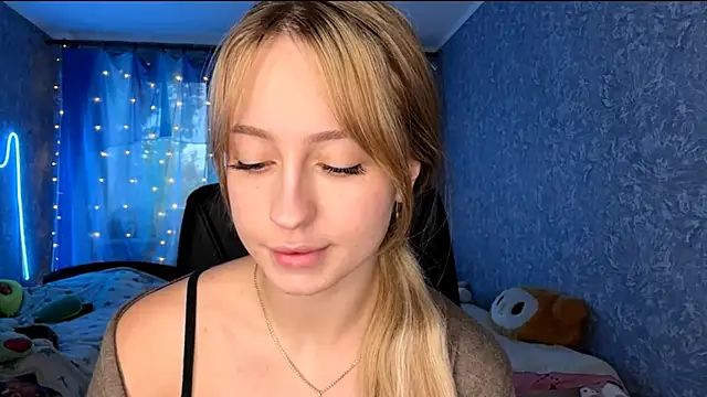 Jetta Corsacami online show from 10/13/25, 12:05