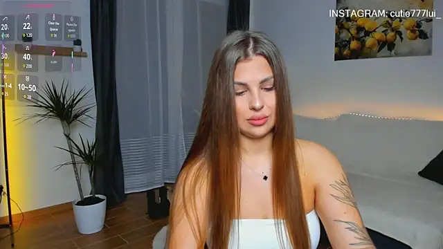 Cutie Lui online show from 10/06/25, 07:17