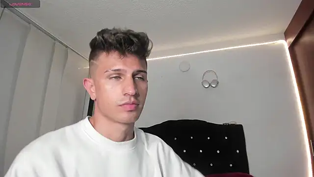 Snapshot of kevin_ahss chatting on 10/11/25, 10:52 kevin ahss online show from 10/11/25, 10:52