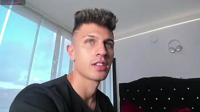 Snapshot of kevin_ahss chatting on 10/24/25, 10:17 kevin ahss online show from 10/24/25, 10:17