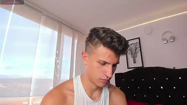 Snapshot of kevin_ahss chatting on 11/06/25, 10:10 kevin ahss online show from 11/06/25, 10:10