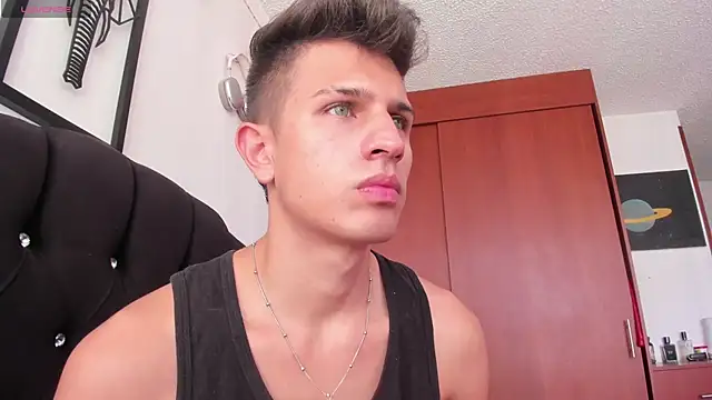 Snapshot of kevin_ahss chatting on 11/14/25, 07:23 kevin ahss online show from 11/14/25, 07:23