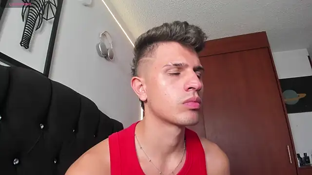 Snapshot of kevin_ahss chatting on 11/21/25, 09:46 kevin ahss online show from 11/21/25, 09:46