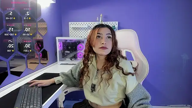 Snapshot of Nezuko_16 chatting on 10/10/25, 05:06 Nezuko 16 online show from 10/10/25, 05:06