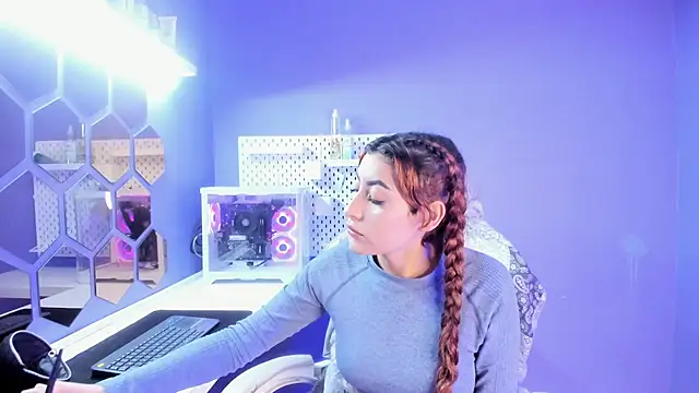 Snapshot of Nezuko_16 chatting on 10/12/25, 03:38 Nezuko 16 online show from 10/12/25, 03:38