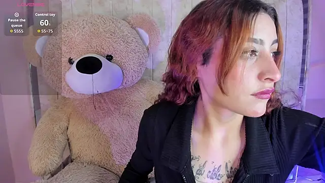 Snapshot of Nezuko_16 chatting on 10/23/25, 04:23 Nezuko 16 online show from 10/23/25, 04:23