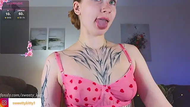 sweettykitty online show from 10/21/25, 01:34