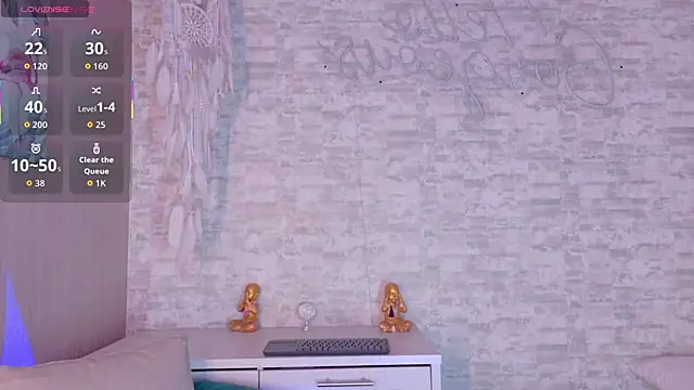 elizabethvega  online show from 10/23/25, 12:37