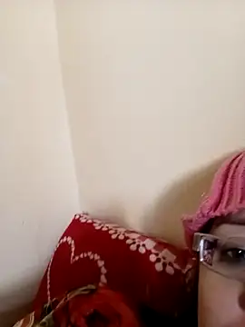 Snapshot of Sondosa3 chatting on 11/11/25, 08:25 Sondosa3 online show from 11/11/25, 08:25