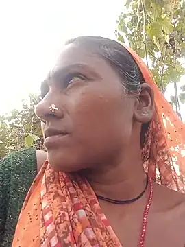 Snapshot of Sapna_hotA chatting on 10/22/25, 07:08 Sapna hotA online show from 10/22/25, 07:08