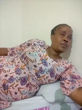 Snapshot of Ebonyboobsmilk chatting on 10/06/25, 05:32 Ebonyboobsmilk online show from 10/06/25, 05:32