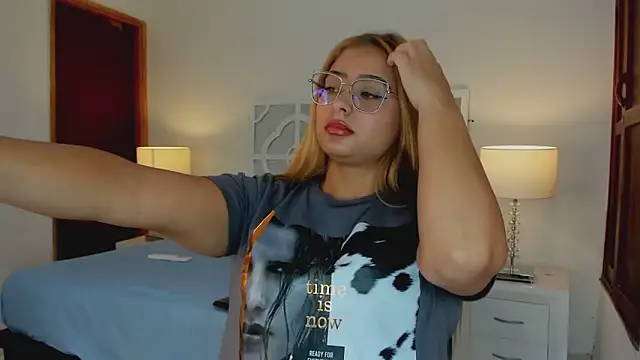 MikaelaStone online show from 11/10/25, 12:37