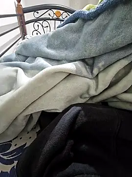 Snapshot of fena-sikerimmm chatting on 10/25/25, 10:37 fena-sikerimmm online show from 10/25/25, 10:37