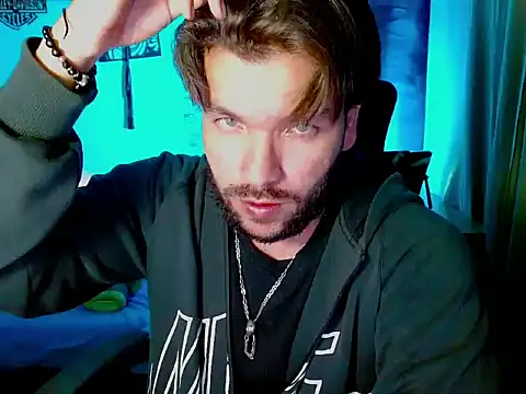 cortelioni massimo  online show from 10/28/25, 02:48