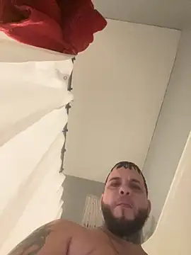 Snapshot of LuisBellaco chatting on 09/23/25, 04:15 LuisBellaco online show from 09/23/25, 04:15