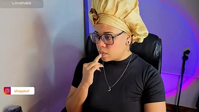Snapshot of afro_jayleof chatting on 09/30/25, 11:43 afro jayleof online show from 09/30/25, 11:43