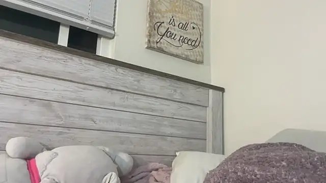 Snapshot of Julietserenity chatting on 10/15/25, 07:52 Julietserenity online show from 10/15/25, 07:52