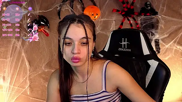 Leila Hefner online show from 11/04/25, 02:43