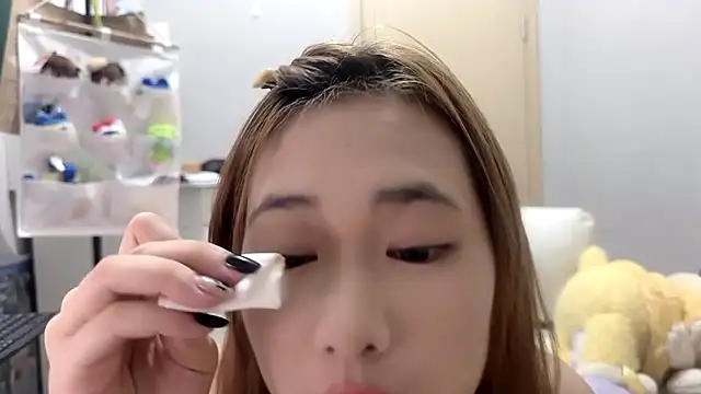 Snapshot of Ann-cookie chatting on 11/20/25, 02:28 Ann-cookie online show from 11/20/25, 02:28