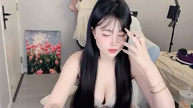 Snapshot of Sheepoooooooo chatting on 10/09/25, 08:12 Sheepoooooooo online show from 10/09/25, 08:12