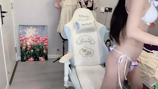 Snapshot of Sheepoooooooo chatting on 10/12/25, 08:35 Sheepoooooooo online show from 10/12/25, 08:35