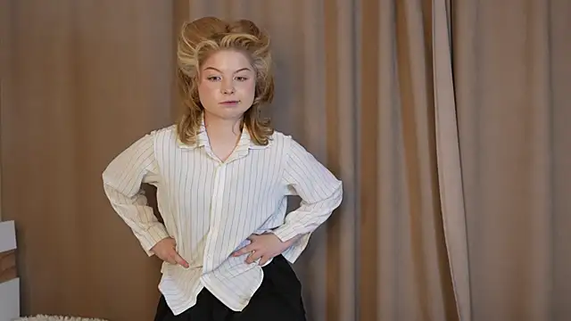 Snapshot of Stella_Vanila chatting on 10/08/25, 01:14 Stella Vanila online show from 10/08/25, 01:14